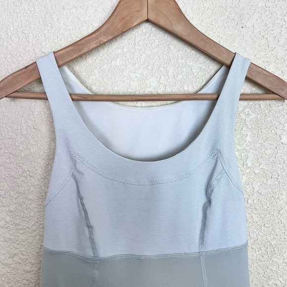 Lululemon Run Ta Ta Topper Athletic Tank Womens size 4 White Gray Lightweight - Picture 7 of 12